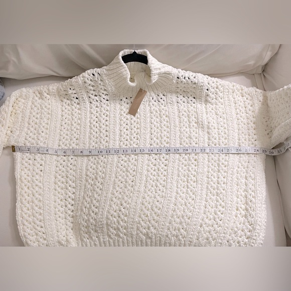 NWT Hello Nite Heavy Knit High Neck Sweater Oversized Fit Cream Color Size M - Picture 6 of 7